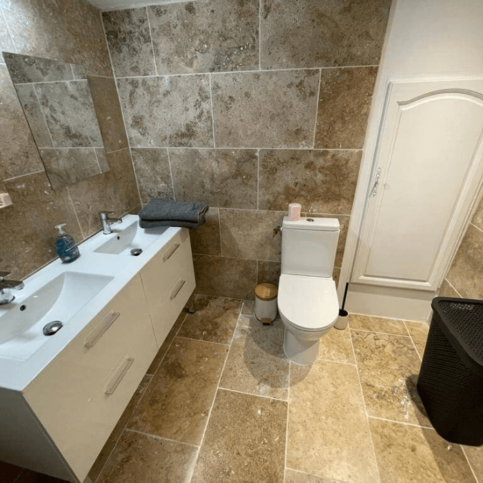 salle-de-bain-pour-location-airbnb-abritel-booking